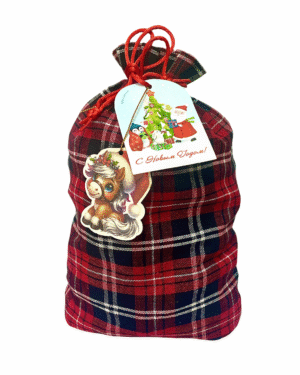 Мешок подарок под ёлкой с подвесом Лошадка Ягодка  (шотландская клетка)